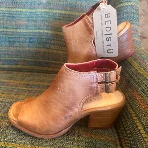 BED|STU Brown Leather Mules with Buckle Detail